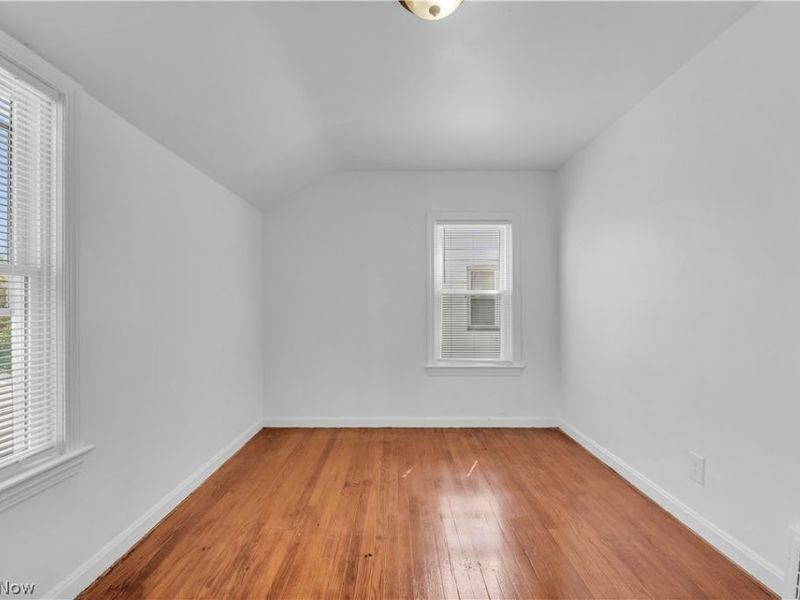 15803 Delrey Avenue , Cleveland, OH 44128 Photo 18