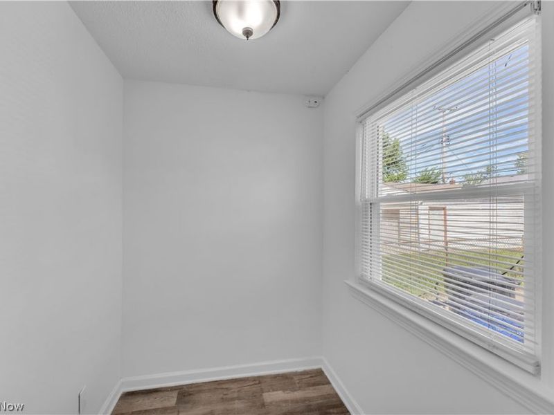 15803 Delrey Avenue , Cleveland, OH 44128 Photo 19