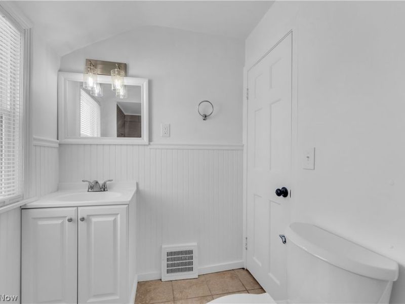 15803 Delrey Avenue , Cleveland, OH 44128 Photo 21