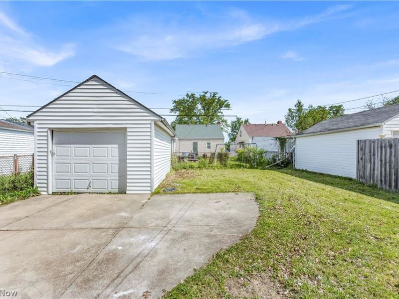 15803 Delrey Avenue , Cleveland, OH 44128 Photo 25