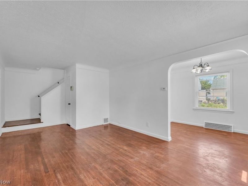 15803 Delrey Avenue , Cleveland, OH 44128 Photo 6