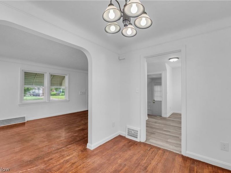 15803 Delrey Avenue , Cleveland, OH 44128 Photo 7