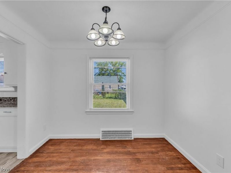 15803 Delrey Avenue , Cleveland, OH 44128 Photo 9