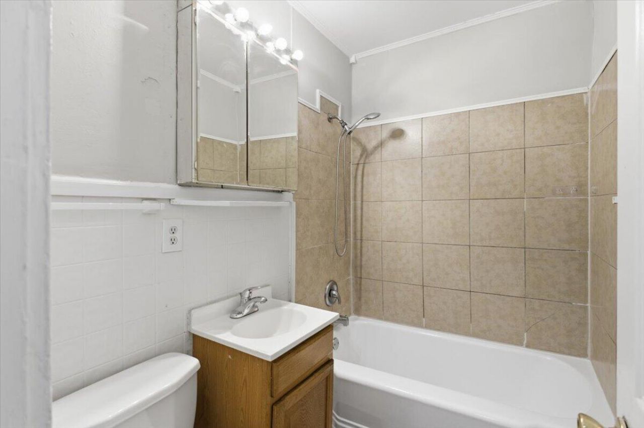 2659 Lawrence Street Photo 18