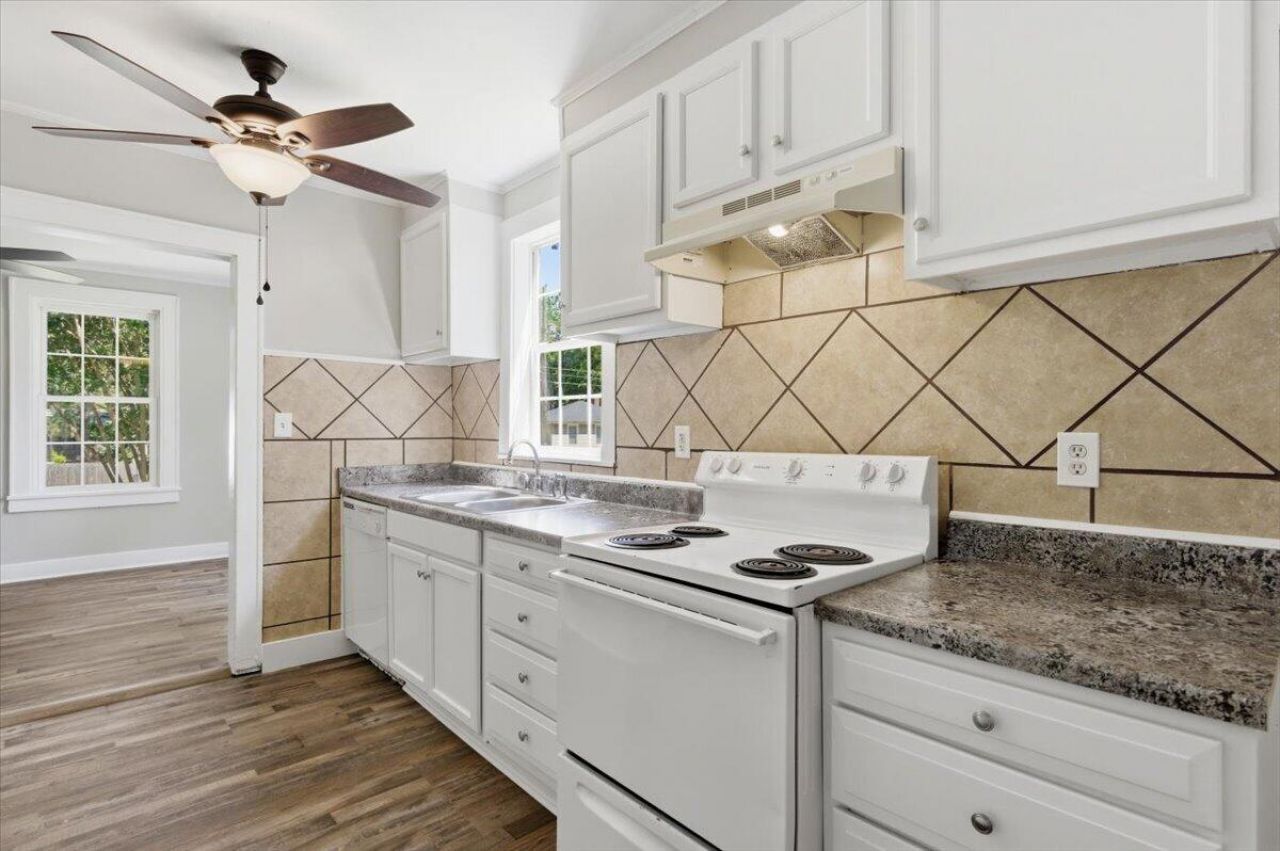 2659 Lawrence Street Photo 20
