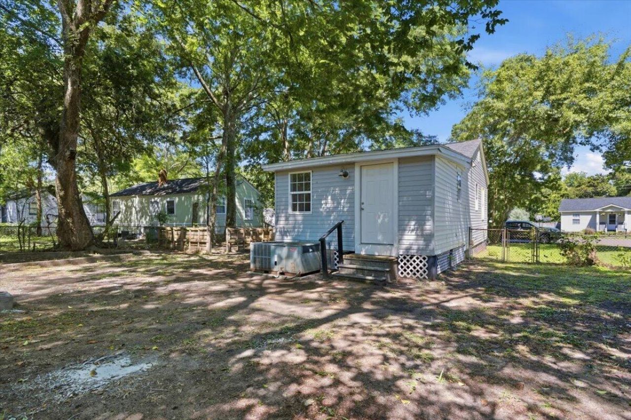 2659 Lawrence Street Photo 22