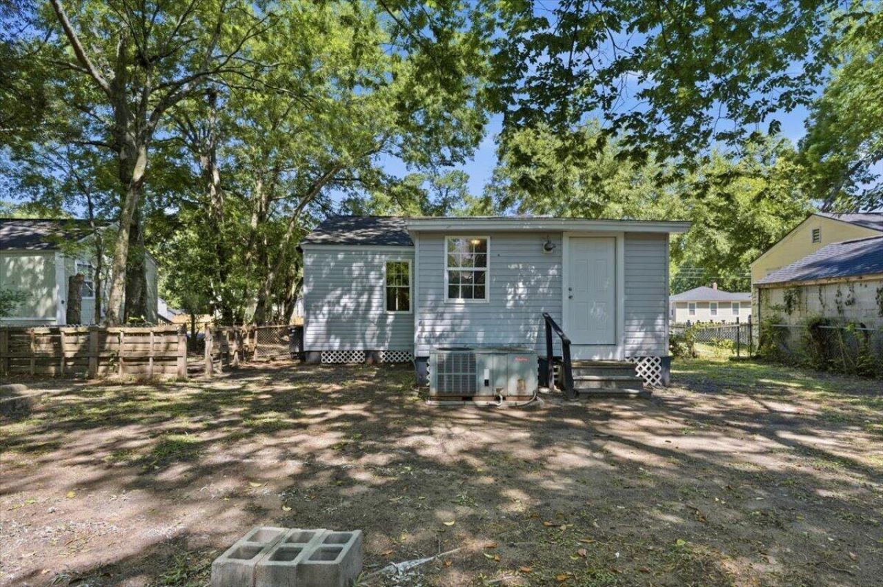 2659 Lawrence Street Photo 23