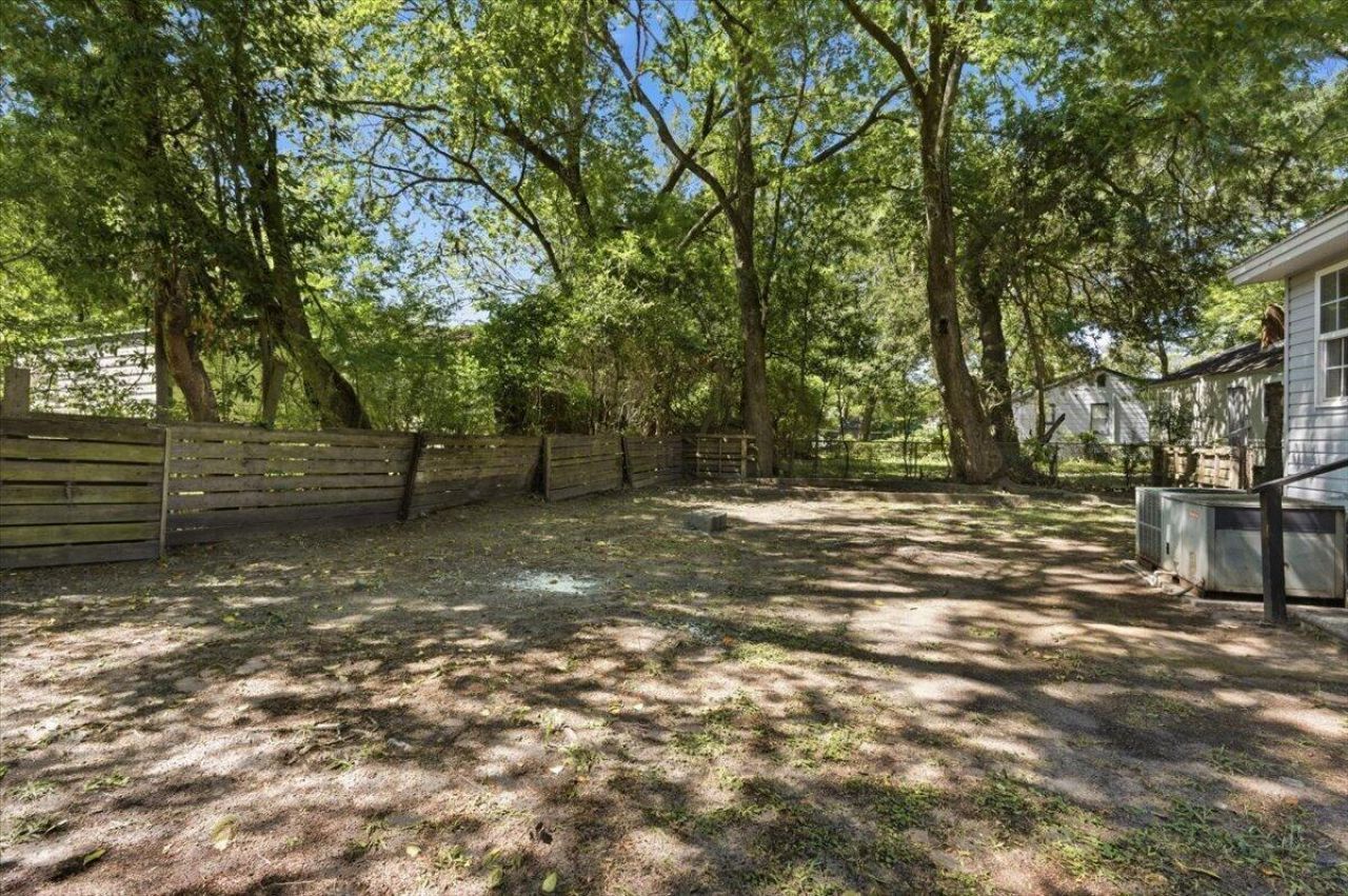 2659 Lawrence Street Photo 24