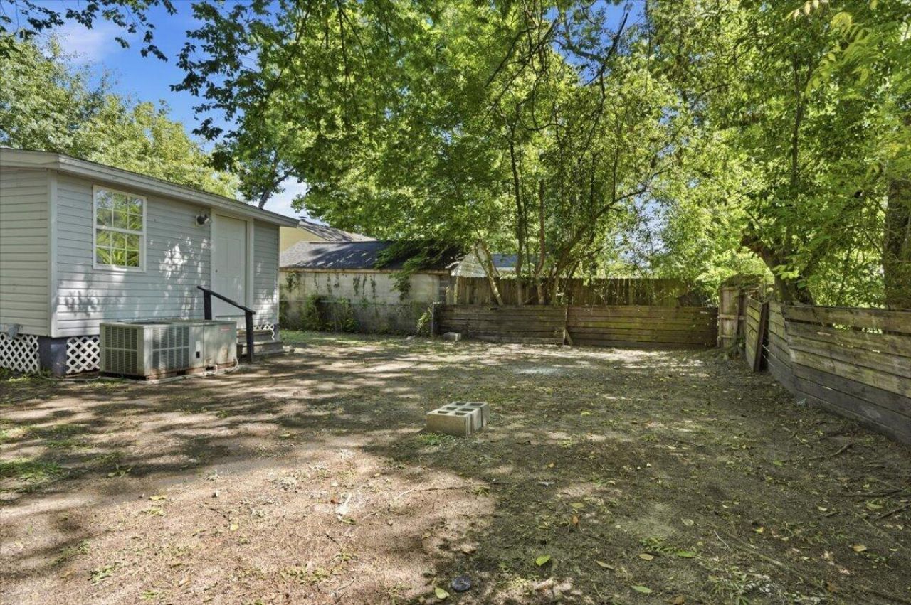 2659 Lawrence Street Photo 25
