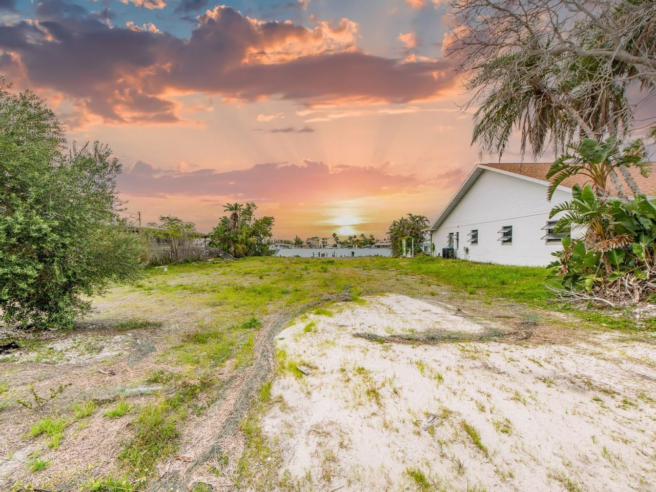 813 Bay Point Drive , Madeira Beach, FL 33708 Photo