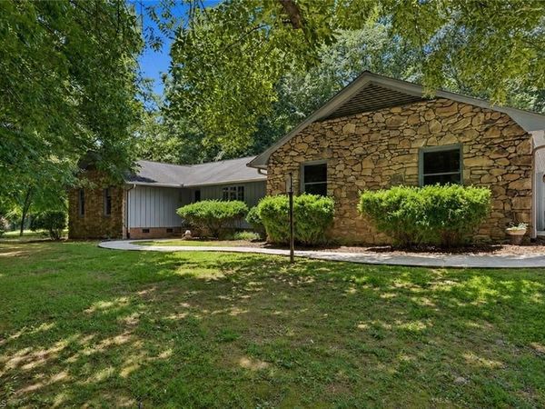 3326 Sedgefield Road, Statesville, NC 28625