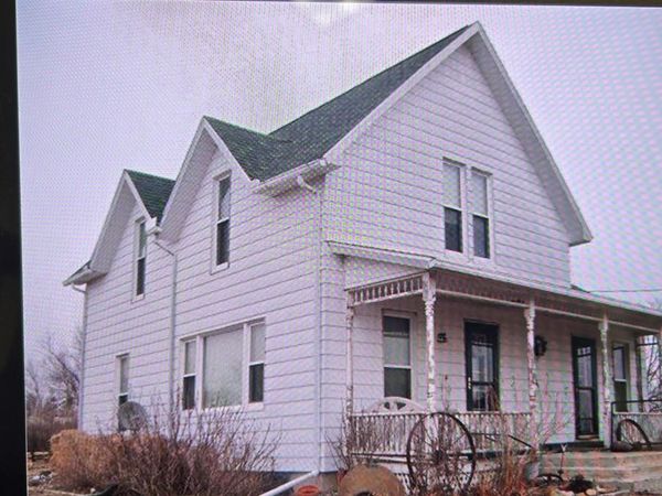 101 Ferry Road, Miles, IA 52064