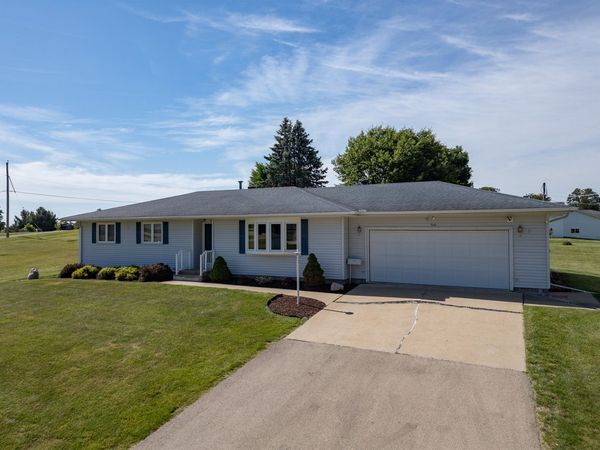 710 1st Avenue , Fulton, IL 61252