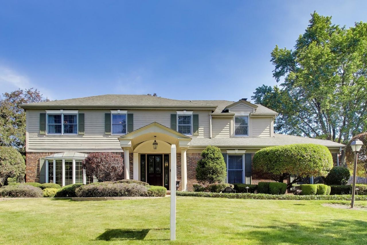 1310 W Hampton Place, Palatine, IL 60067 Main Photo