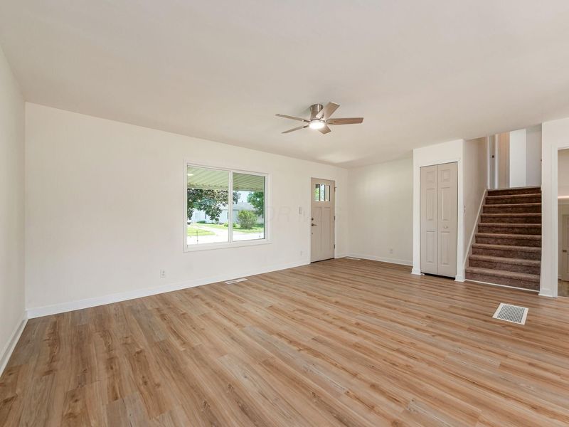 447 Celina Road, Columbus, OH 43228 Photo 10