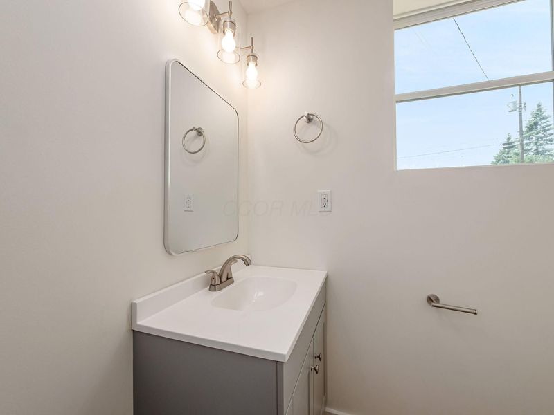 447 Celina Road, Columbus, OH 43228 Photo 22