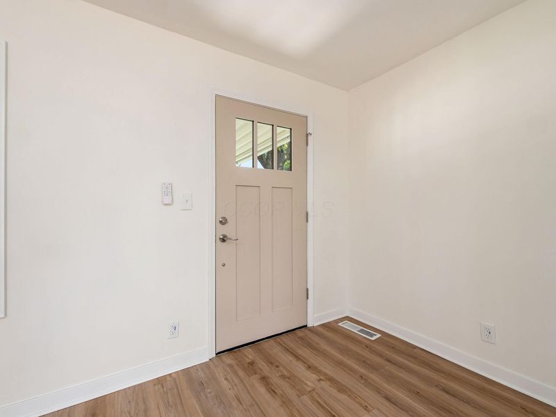 447 Celina Road, Columbus, OH 43228 Photo 7