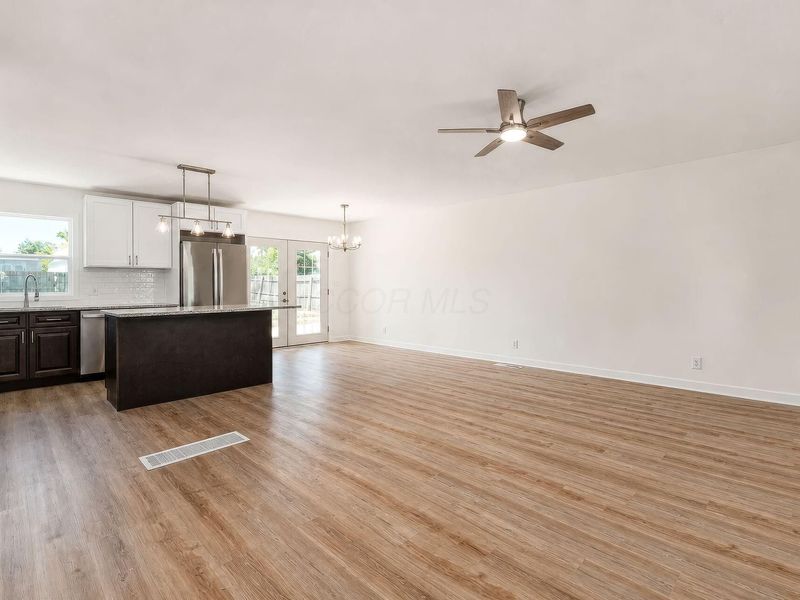 447 Celina Road, Columbus, OH 43228 Photo 8