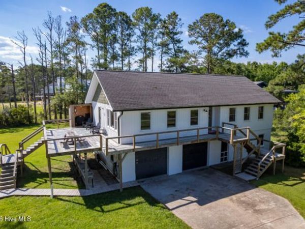 102 Crows Nest Street, Oriental, NC 28571