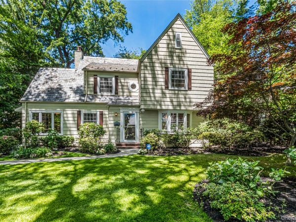 433 Park Avenue , Manhasset, NY 11030