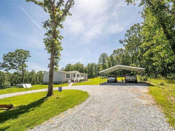 5963 Highway 17 , Yukon, MO 65468