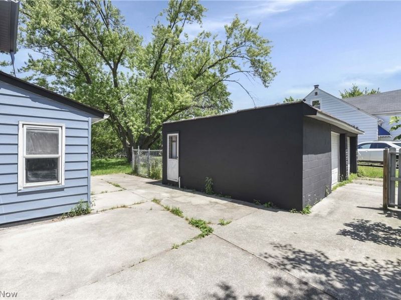 15413 Raymond Street , Maple Heights, OH 44137 Photo 12