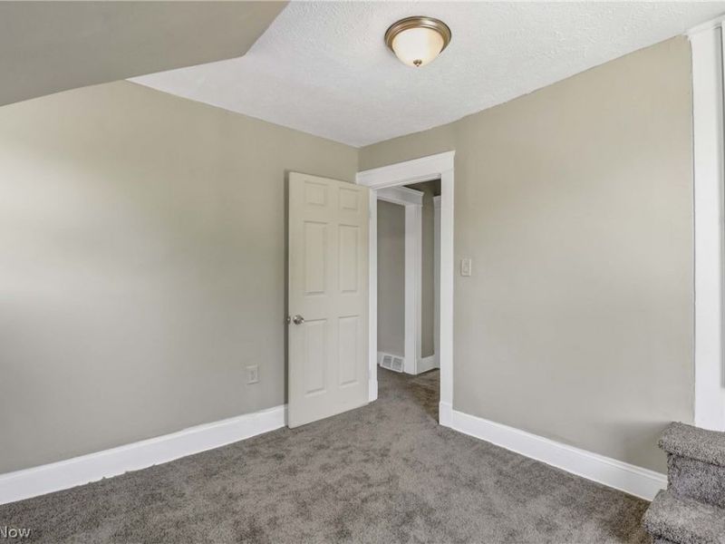 15413 Raymond Street , Maple Heights, OH 44137 Photo 39