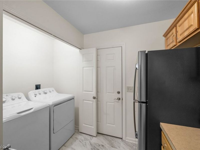 140 Woodbury Glen Street , Hartville, OH 44632 Photo 13