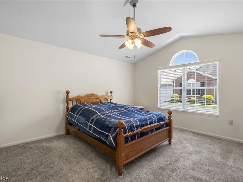 140 Woodbury Glen Street , Hartville, OH 44632 Photo 15