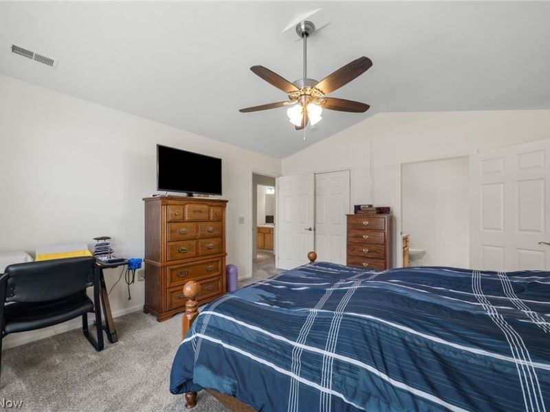 140 Woodbury Glen Street , Hartville, OH 44632 Photo 16