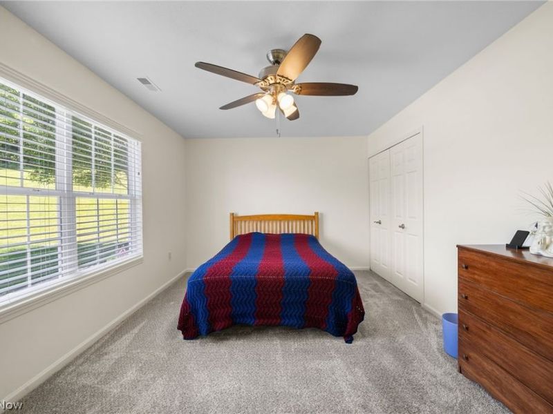 140 Woodbury Glen Street , Hartville, OH 44632 Photo 18