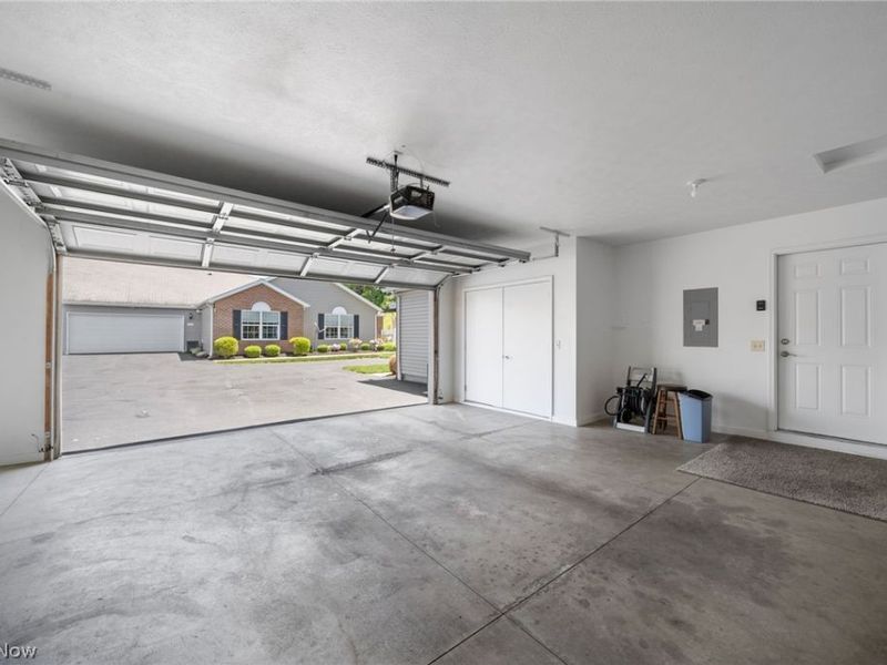 140 Woodbury Glen Street , Hartville, OH 44632 Photo 22