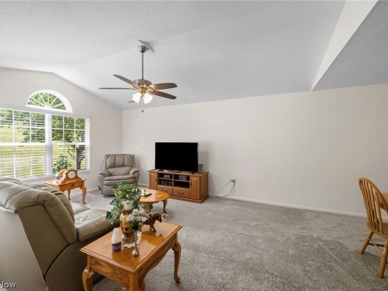 140 Woodbury Glen Street , Hartville, OH 44632 Photo 5