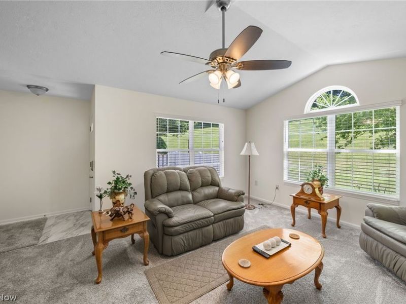 140 Woodbury Glen Street , Hartville, OH 44632 Photo 6