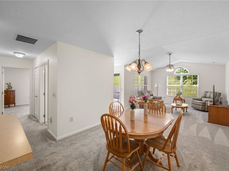 140 Woodbury Glen Street , Hartville, OH 44632 Photo 8