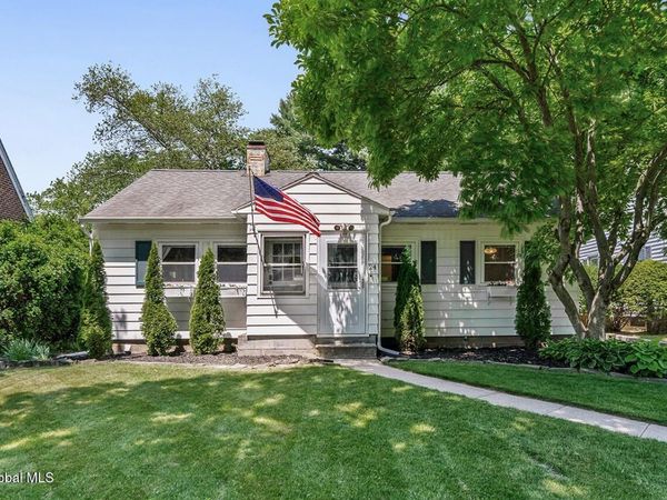 24 Westlyn Court, Albany, NY 12203