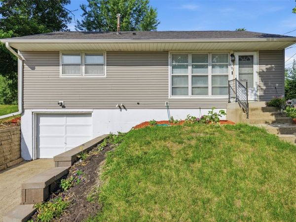 1101 38th Street SE, Cedar Rapids, IA 52403