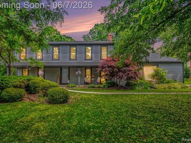4071 Shore Crest Drive, West Bloomfield Twp, MI 48323