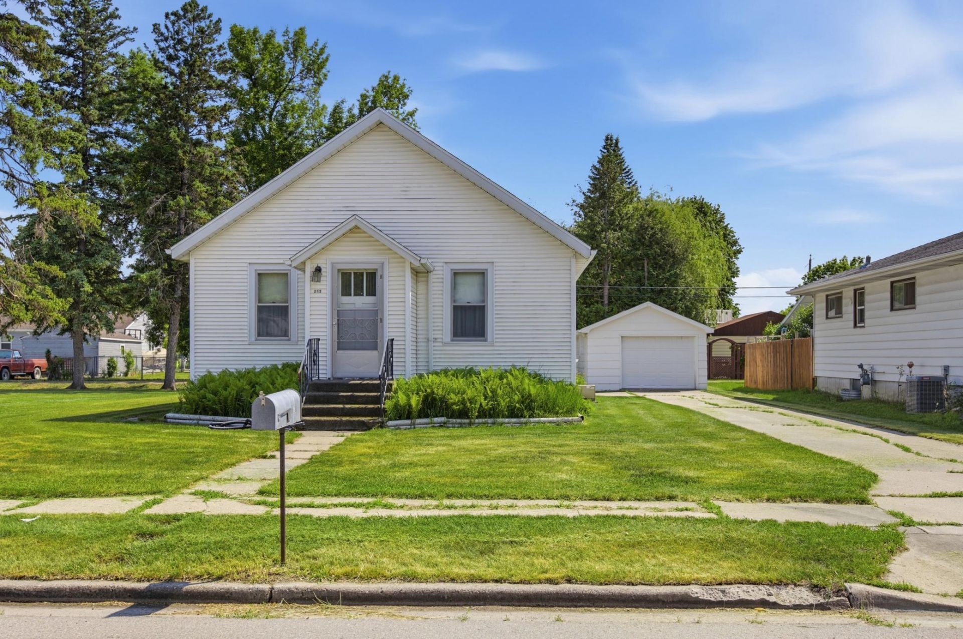 212 1st Avenue SW primary photo