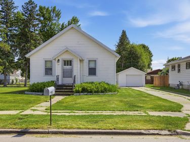 212 1st Avenue SW, Dilworth, MN 56529