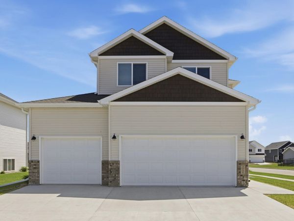 5555 Lori Lane W, West Fargo, ND 58078