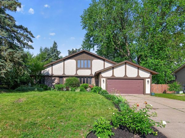 4008 Macalaster Drive NE, Saint Anthony, MN 55421