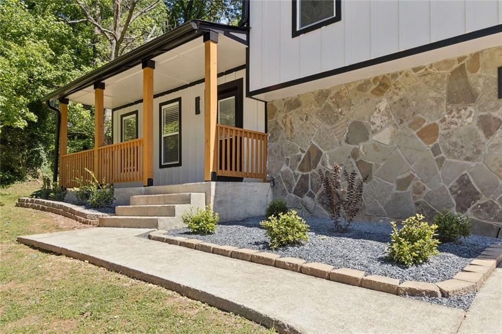 708 Greenhedge Drive, Stone Mountain, GA 30088 Main Photo