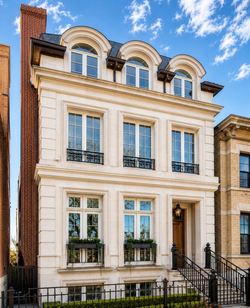 1852 N Howe Street , Chicago, IL 60614