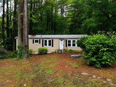 81 Wiggins Ave, KILMARNOCK, VA 22482