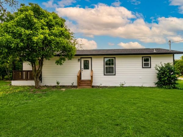 209 N Burke St, Beeville, TX 78102