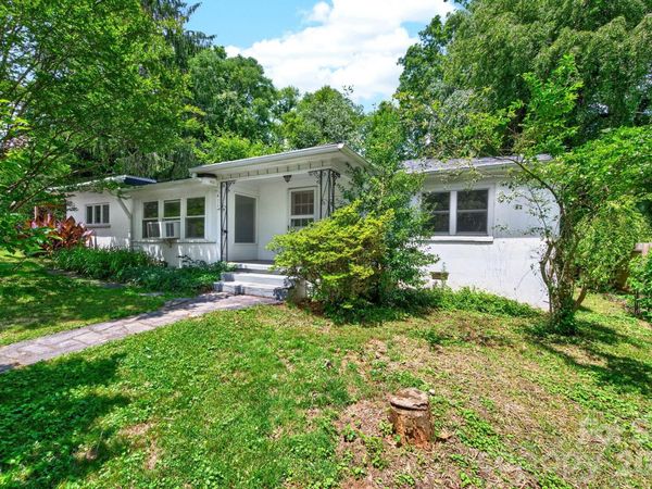 411 Hillcrest Circle , Hendersonville, NC 28792