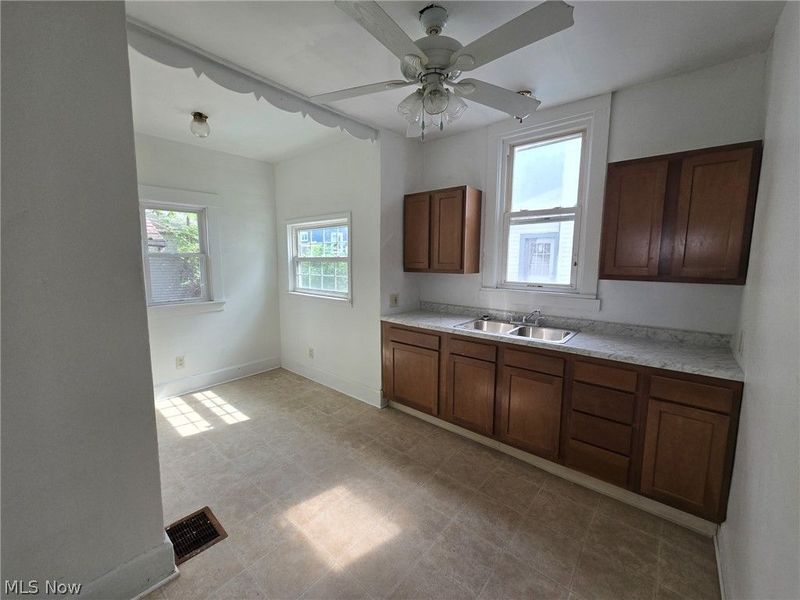 1117 14th Street NE, Canton, OH 44705 Photo 3