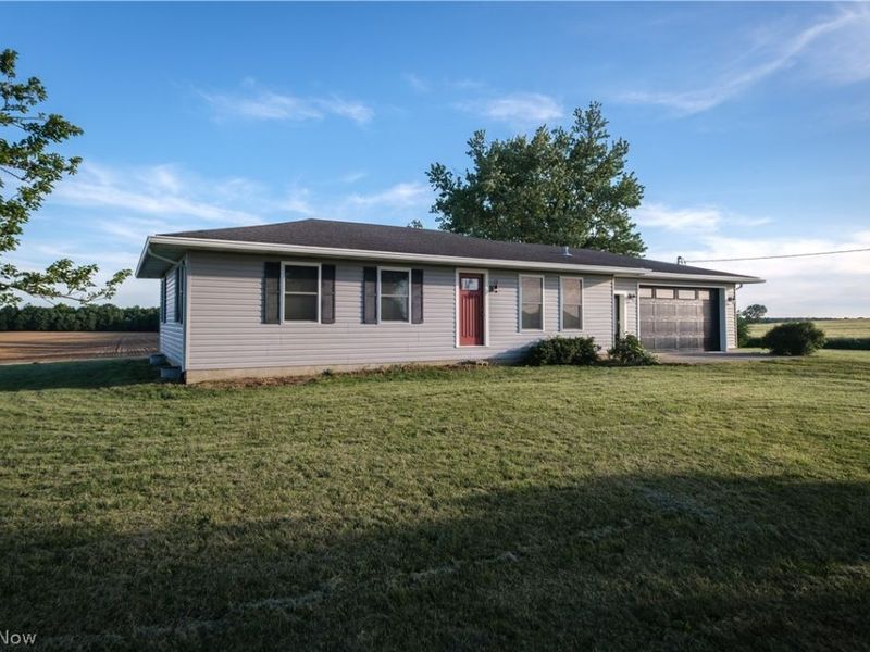 2403 Brokensword Road, Bucyrus, OH 44820 Photo 2