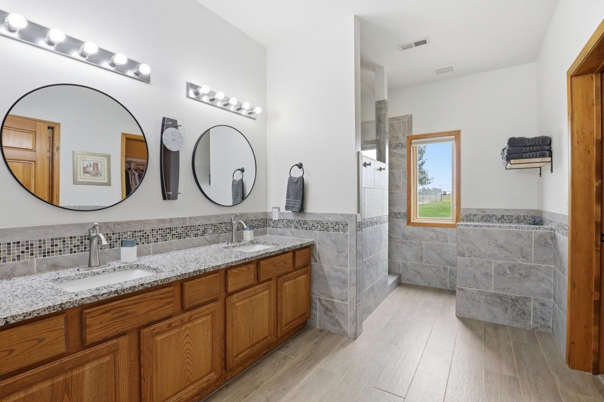 814 N High Desert Dr, Deer Park, WA 99006 Main Photo
